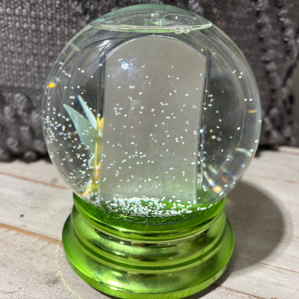 New!❤️Disney Tinkerbell Photo Snowglobe - Picture 5 of 6